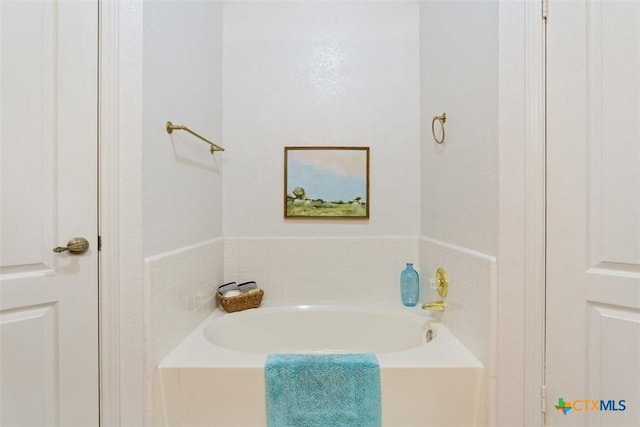 4402 Frontier Trl, Killeen, TX 76542 - full bath featuring a bath