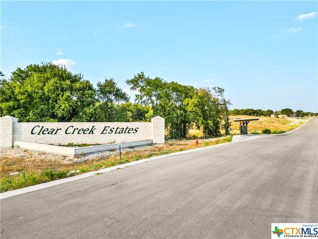 view of community / neighborhood sign