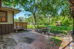 922 N Bowie St, Seguin, TX 78155