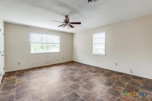 922 N Bowie St, Seguin, TX 78155