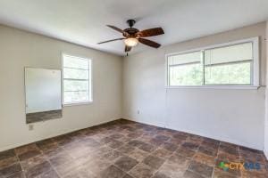 922 N Bowie St, Seguin, TX 78155