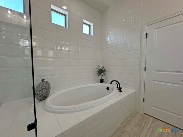 4316 Sunflower Ln, Temple, TX 76502 - bathroom with a bath