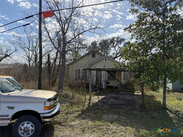 517 E Franklin St, Goliad, TX 77963 - photo 6