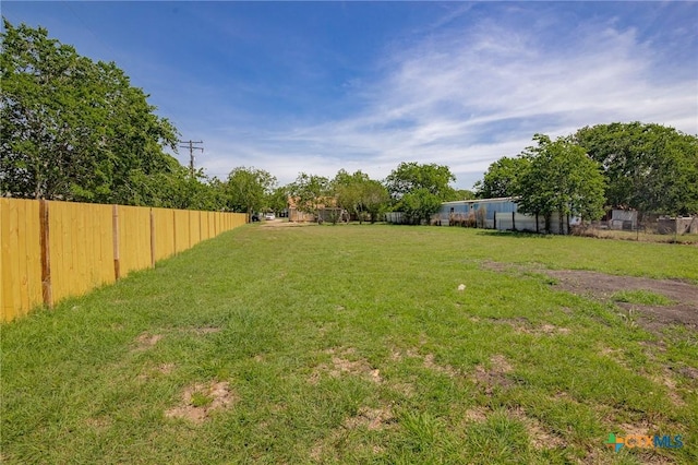 2603 Lone Tree Rd, Victoria, TX 77901 - view of yard with fence