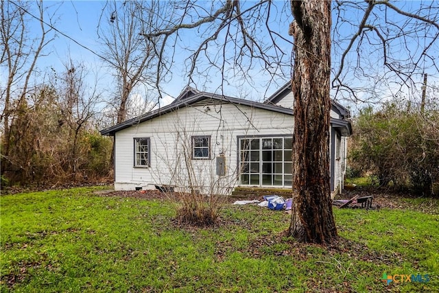 318 Durr St, Marlin, TX 76661 - view of property exterior with a lawn