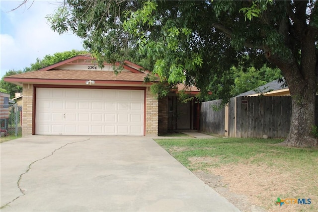2204 Cimmaron Dr, Killeen, TX 76543 - garage with driveway