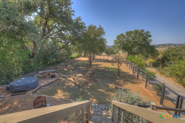 view of yard featuring a rural view