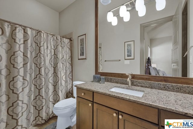 505 Cantera Rdg, New Braunfels, TX 78132 - bathroom with toilet, vanity, and a shower with curtain