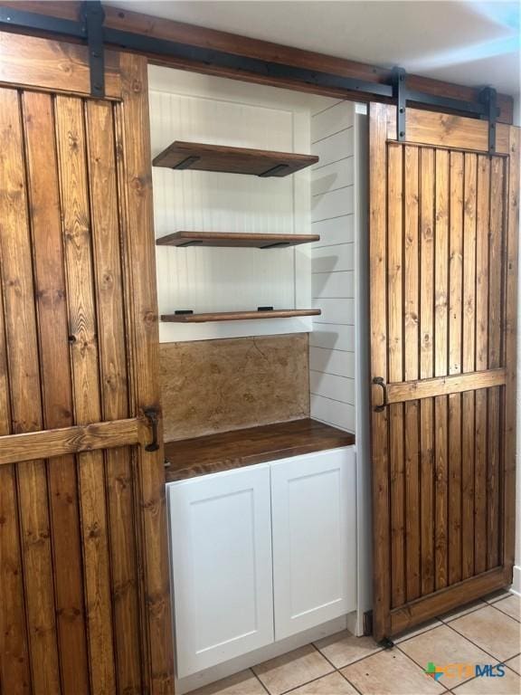 1102 Crockett, Cotulla, TX 78014 - view of closet