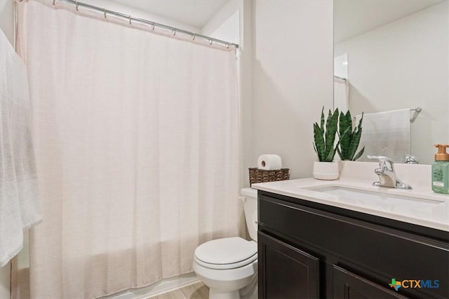 8812 Cantera Ridge Rd, Temple, TX 76502 - full bath featuring vanity, toilet, and shower / bath combo with shower curtain