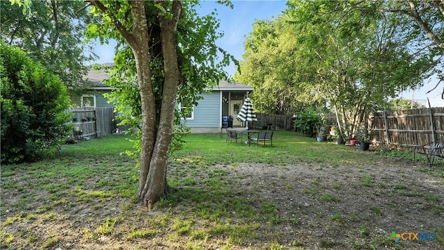 911-913 E Seideman St, Seguin, TX 78155 - view of fenced backyard