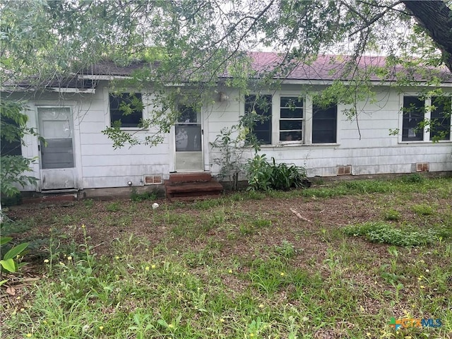 406 Lariat Ln, Victoria, TX 77901 - single story home featuring entry steps and crawl space