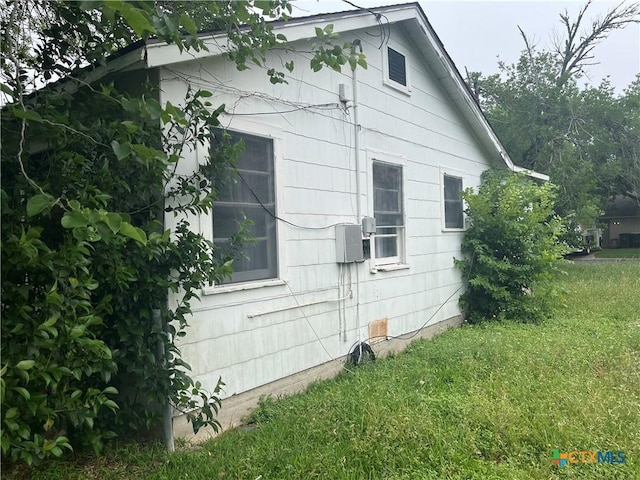 406 Lariat Ln, Victoria, TX 77901 - view of home's exterior with a lawn