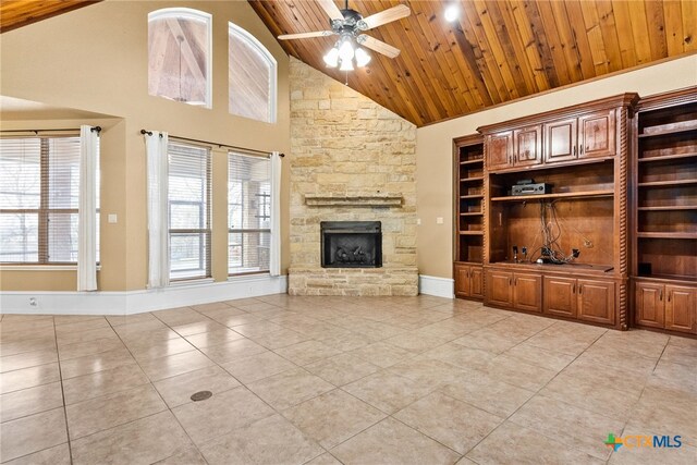 kitchen featuring crown molding, stainless steel gas cooktop, decorative backsplash, and custom exhaust hood