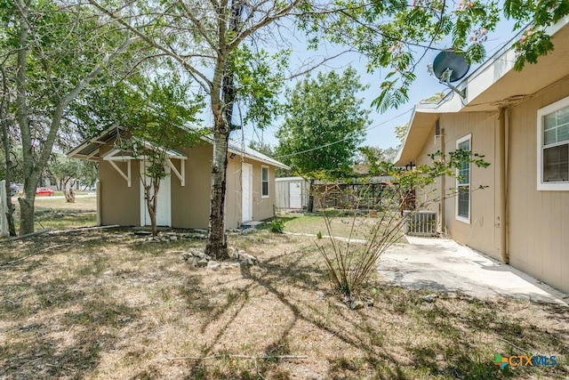 1488 Canyon Edge, Canyon Lake, TX 78133 - view of yard with a patio area