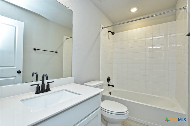132 Periwinkle Ln, Bastrop, TX 78602 - full bathroom featuring vanity, shower / tub combination, toilet, and recessed lighting