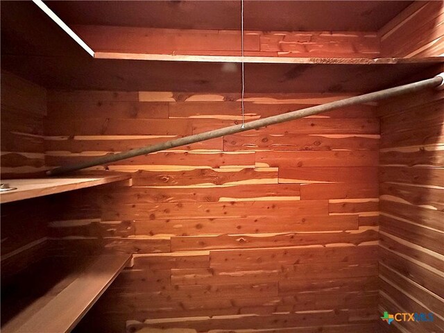 203 Hampshire St, Victoria, TX 77904 - view of spacious closet