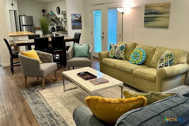 747 Oasis St, New Braunfels, TX 78130 - living area featuring wood finished floors
