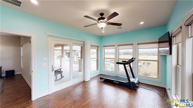 158 Sendera Loop, Victoria, TX 77904 - exercise room featuring ceiling fan, dark wood finished floors, recessed lighting, and baseboards