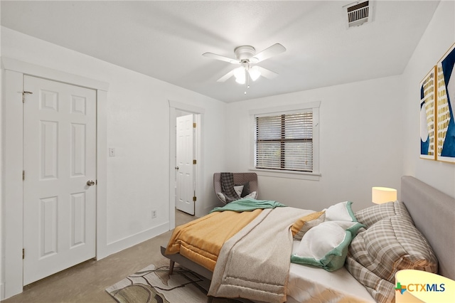 bedroom with ceiling fan