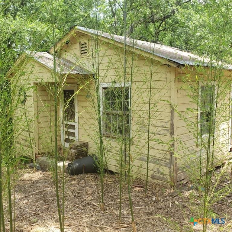 308 N 9th St, Gatesville, TX 76528 - view of outdoor structure