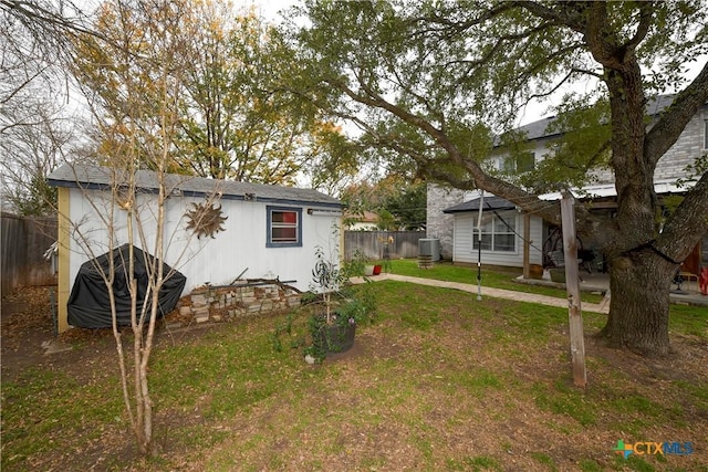 exterior space featuring a front lawn