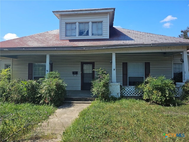 view of front facade featuring a porch