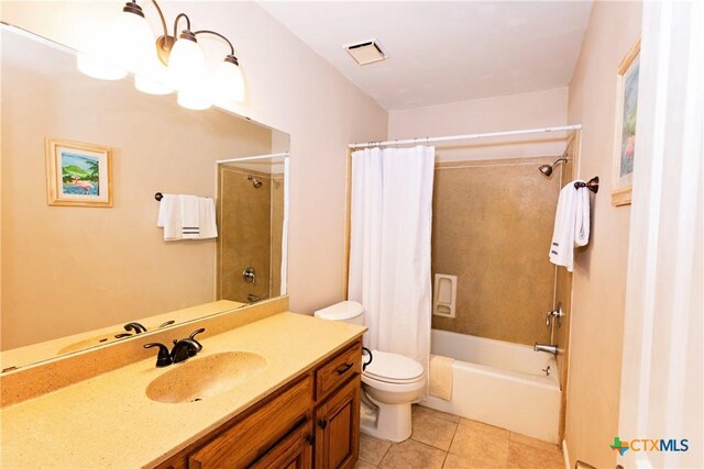 4020 River Oaks Cir, Temple, TX 76504 - kitchen with sink, light hardwood / wood-style flooring, crown molding, decorative columns, and black dishwasher