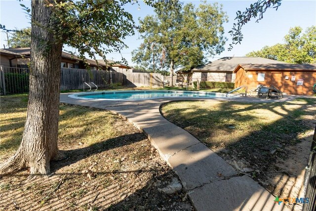 4020 River Oaks Cir, Temple, TX 76504 - view of yard with a deck