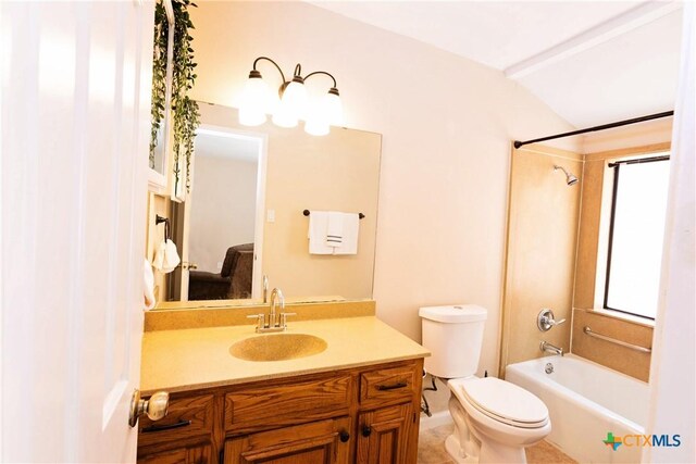 4020 River Oaks Cir, Temple, TX 76504 - walk in closet featuring hardwood / wood-style flooring