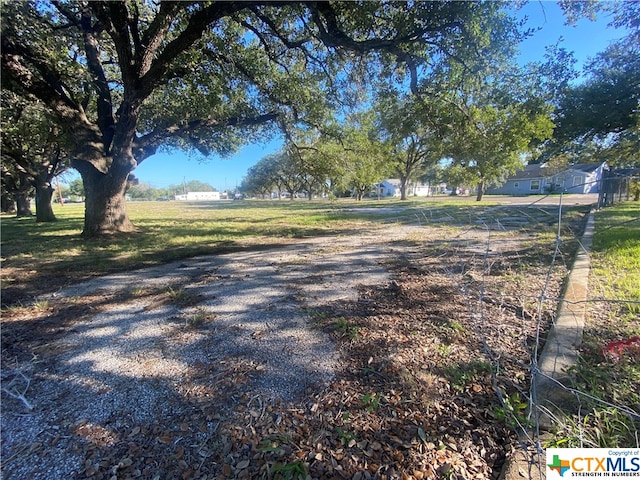 Listing photo 3 for 1902 E N St, Victoria TX 77901