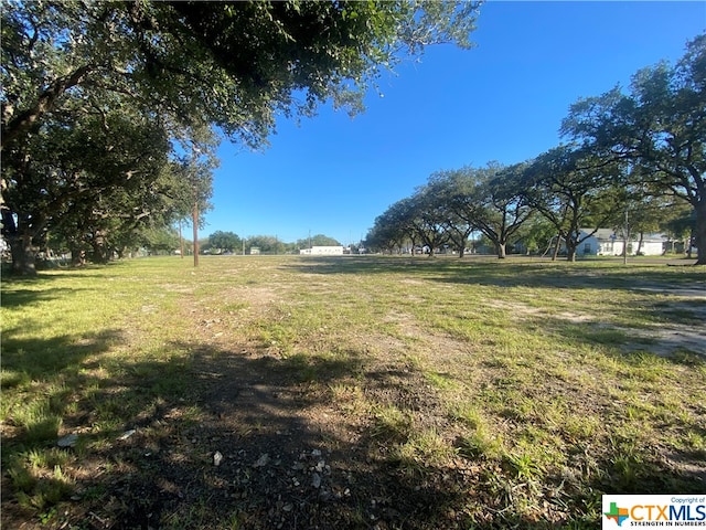 Listing photo 2 for 1902 E N St, Victoria TX 77901