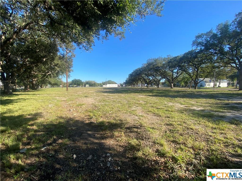 1902 E N St, Victoria, TX 77901
