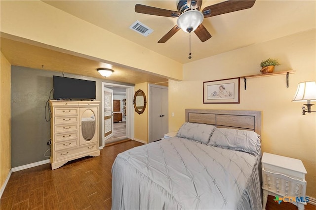 bedroom with ceiling fan