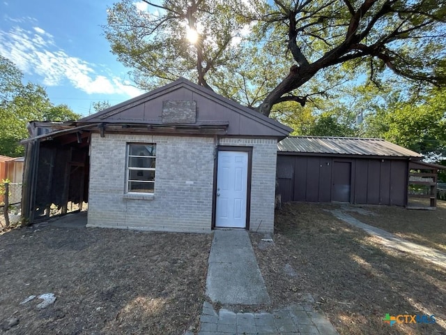 view of outbuilding