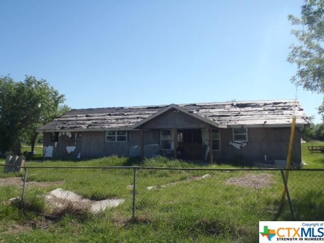 5424 Meadow Brook Ln, San Marcos, TX 78666 - ranch-style house featuring fence