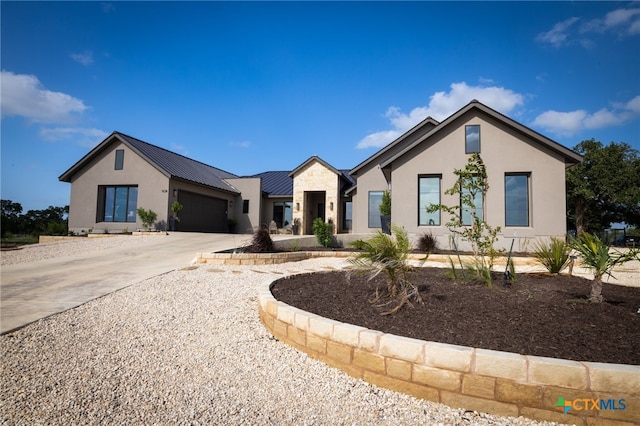 view of front facade featuring a garage