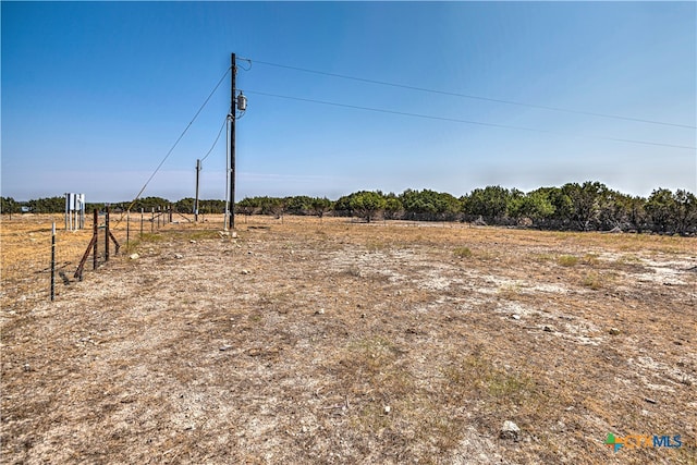 view of yard featuring a rural view