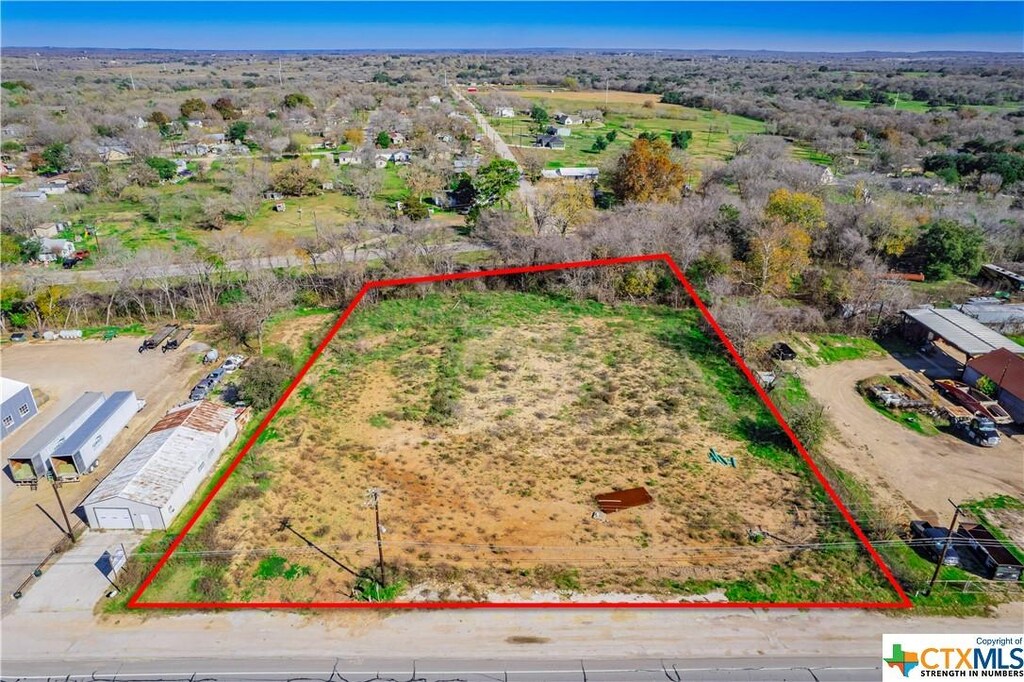 1561 E Pierce St, Luling, TX 78648 - photo 1