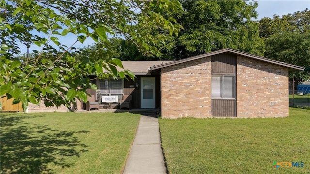 1400 Barbara Ln, Killeen, TX 76549 - view of front facade featuring brick siding