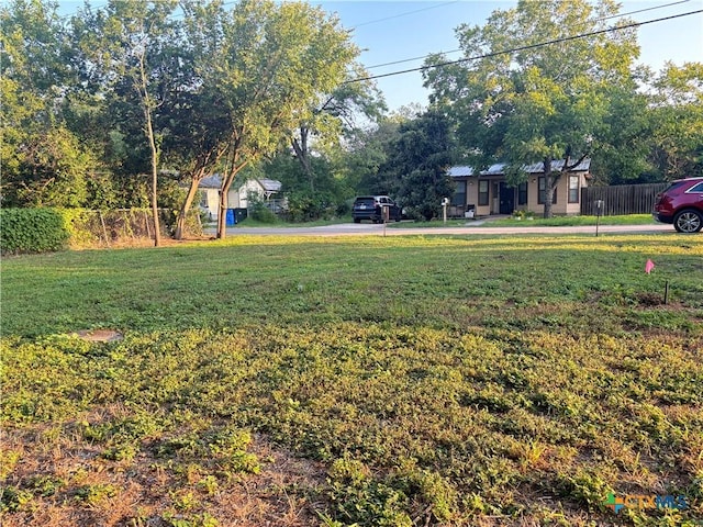 615 E Walnut St, Seguin, TX 78155