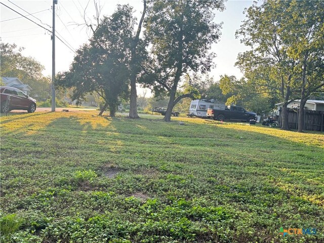 615 E Walnut St, Seguin, TX 78155