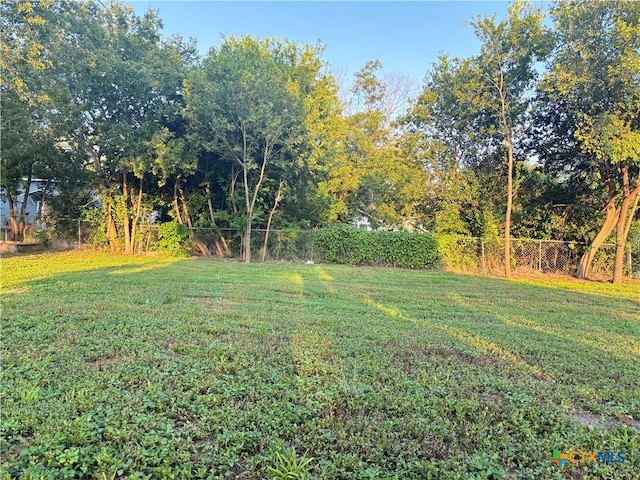 615 E Walnut St, Seguin, TX 78155