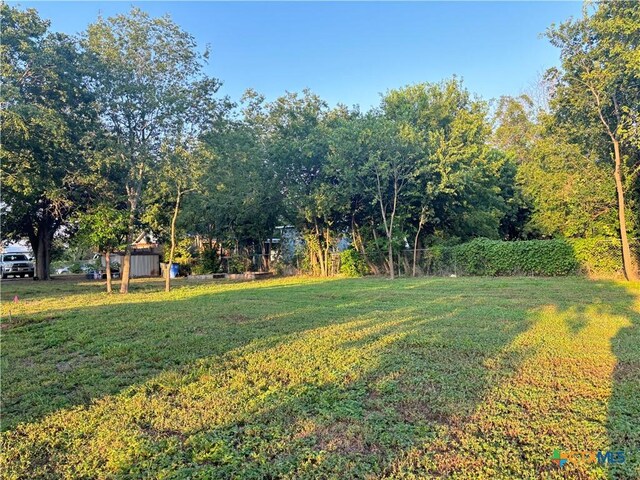 615 E Walnut St, Seguin, TX 78155