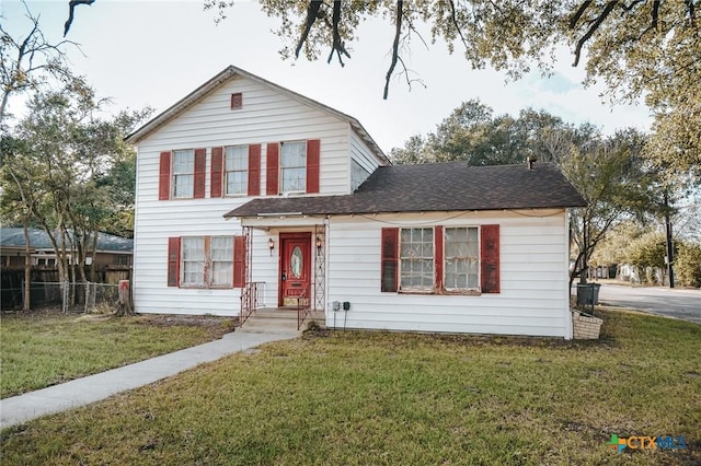 view of front of home featuring a front lawn