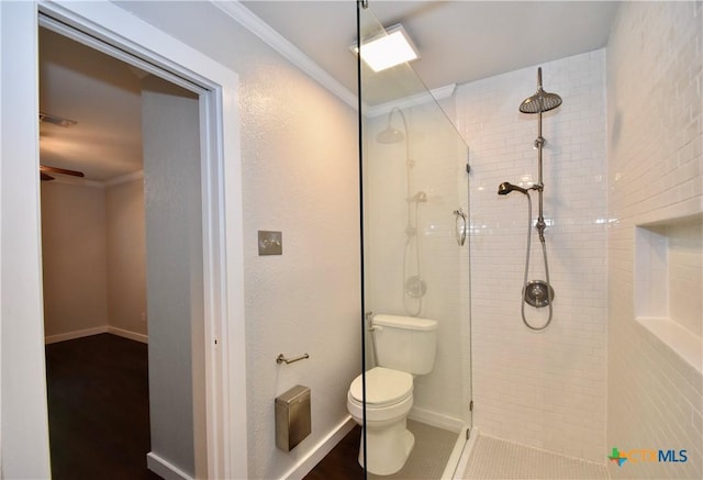 1624 Aquarena Springs Dr Unit G155, San Marcos, TX 78666 - full bath featuring crown molding, tiled shower, and a ceiling fan