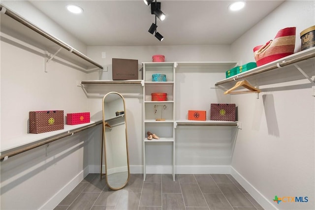 9 Mission Trce, New Braunfels, TX 78130 - view of walk in closet