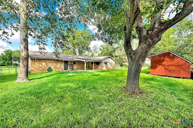 1802 Chestnut St, Floresville, TX 78114 - view of green lawn