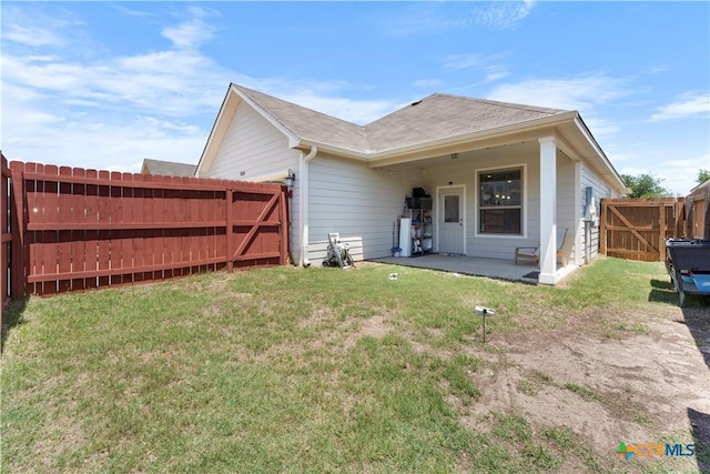 7628 Copper Creek Trl, Temple, TX 76502 - view of front facade featuring a gate and a patio area