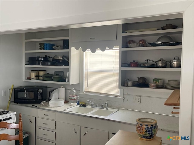 kitchen featuring sink